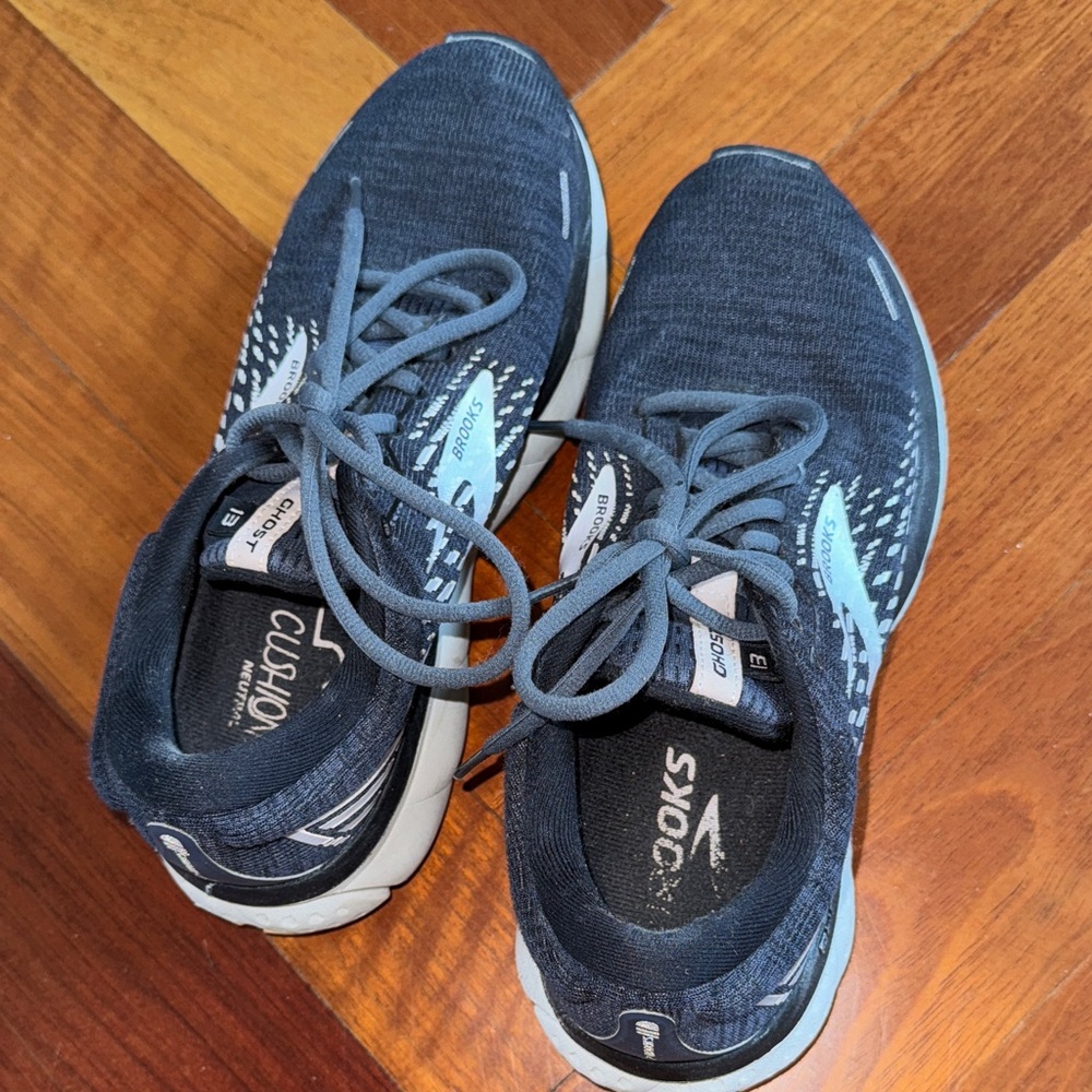 Brooks Ghost 13 Athletic Sneakers in Black & Grey - Picture 7 of 7